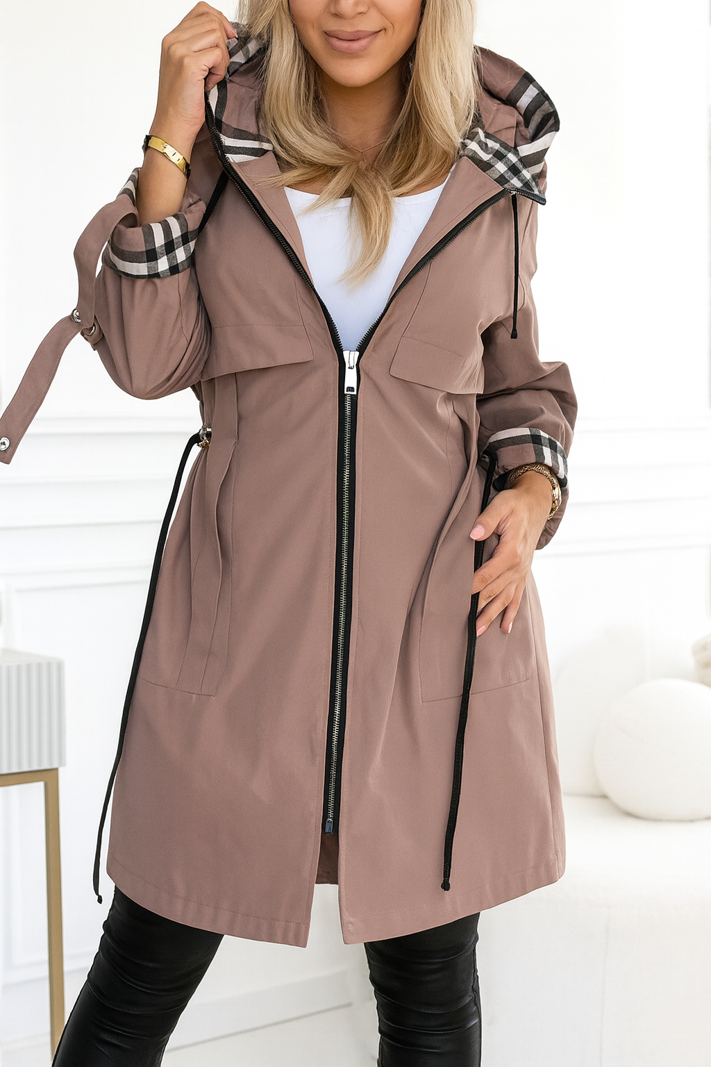 Jana | Waterproof and windproof jacket with zip