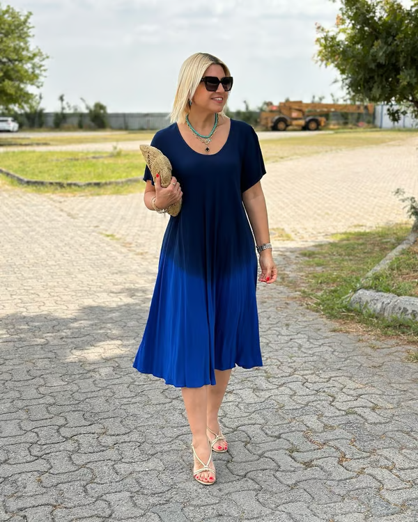 Liora™ – Flowing dress with a soft colour transition